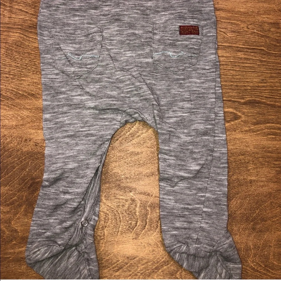 7 For All Mankind Boys 3-6 Months Onesie - Picture 3 of 4